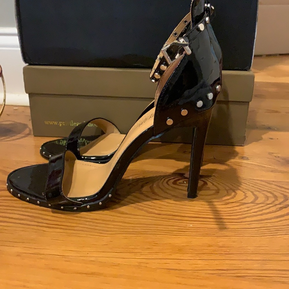 Studded heel